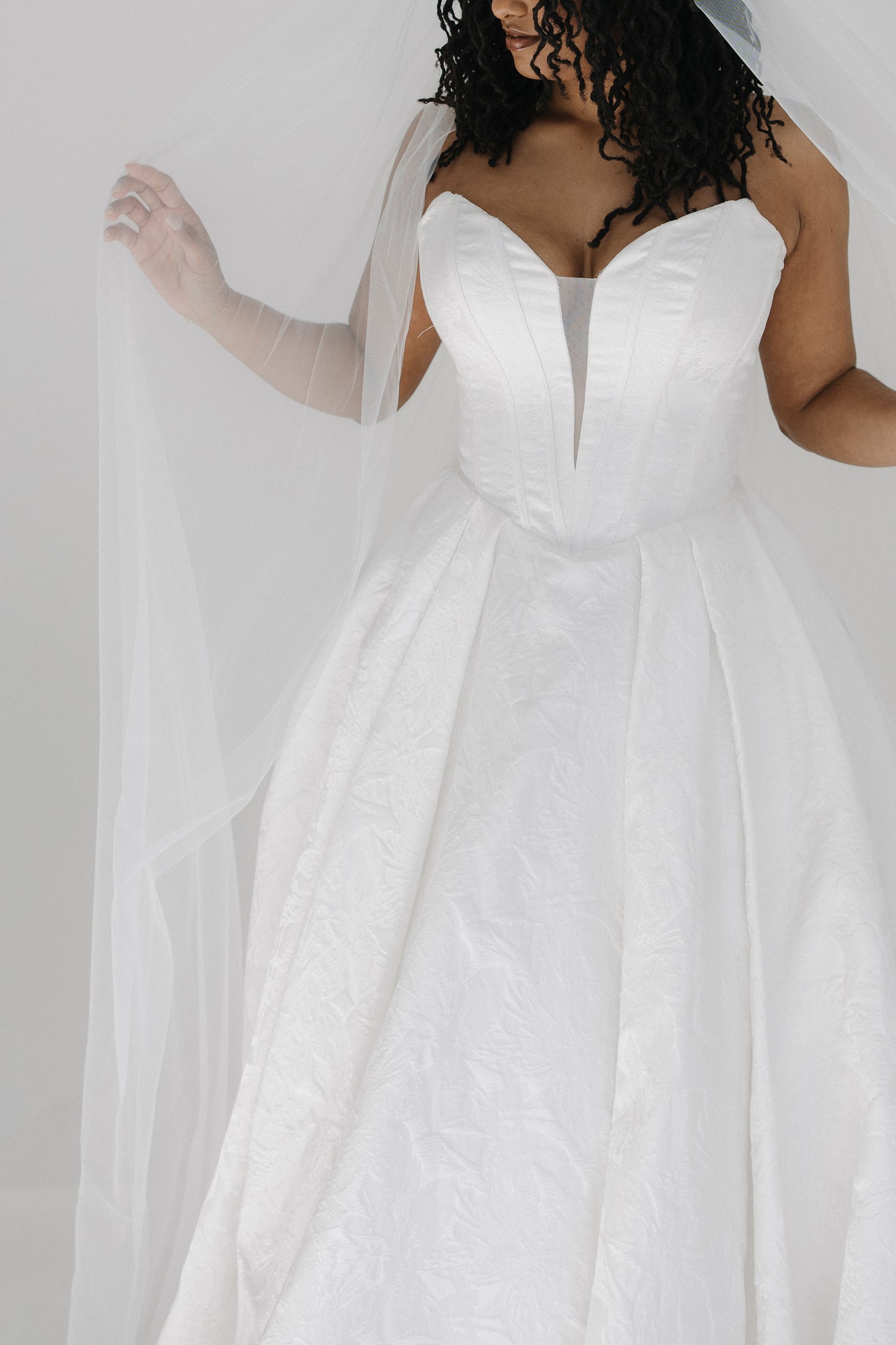 Alayna Veil V2